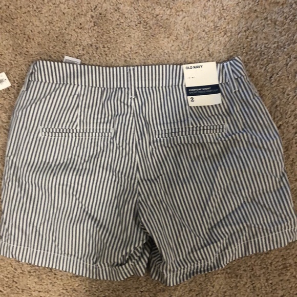 Shorts - Picture 2 of 3